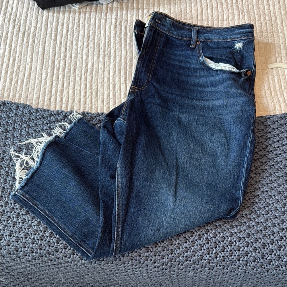 Women’s Blue Distressed Jeans